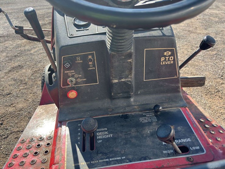 mtd-lawn-tractor-image-13