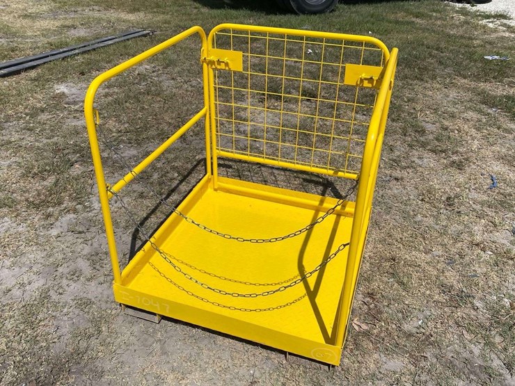 2025-safety-basket-forklift-attachment-image-1