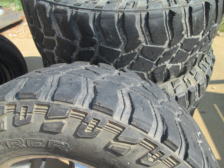 #52-•-#26826-•-lot-of-(4)-cooper-285/65r18-tires-&-ford-wheels-image-8