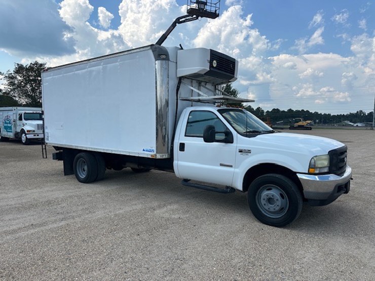 2003-ford-f550-image-2