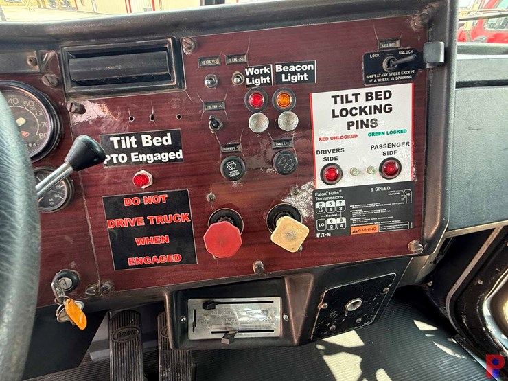 1992-peterbilt-357-image-15