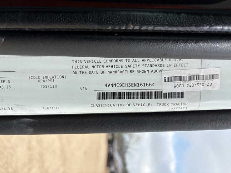 #78680-•-2014-volvo-vnm-truck-tractor-image-37