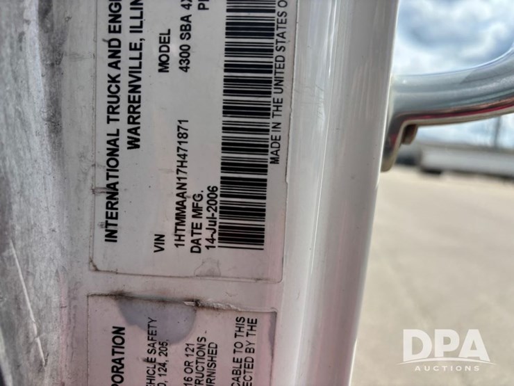 2007-international-durastar-4300-image-57