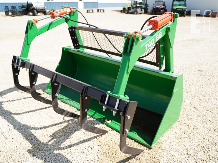 2025-john-deere-640-image-9