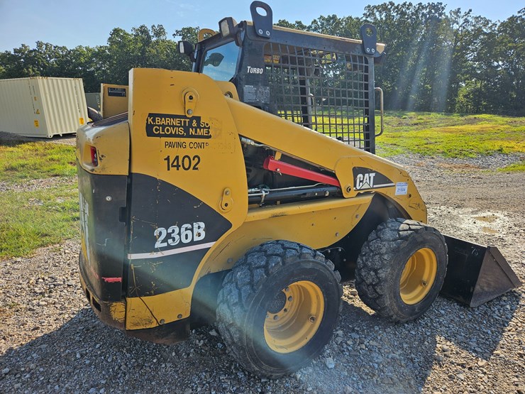 2004-caterpillar-236b-image-9