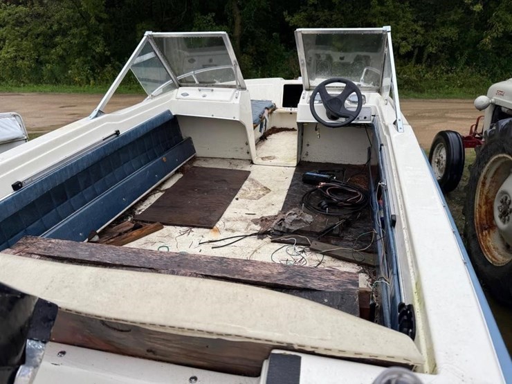 1972-glastron-v156-boat-with-trailer-image-8