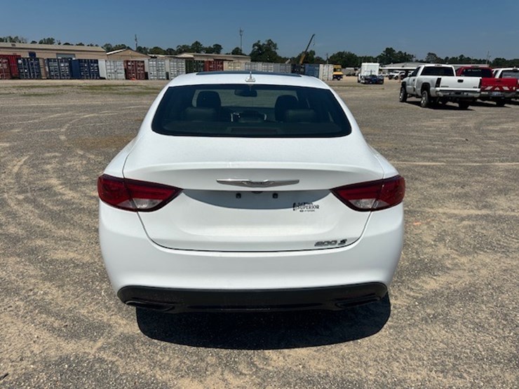 #23052-•-2015-chrysler-200s-image-8