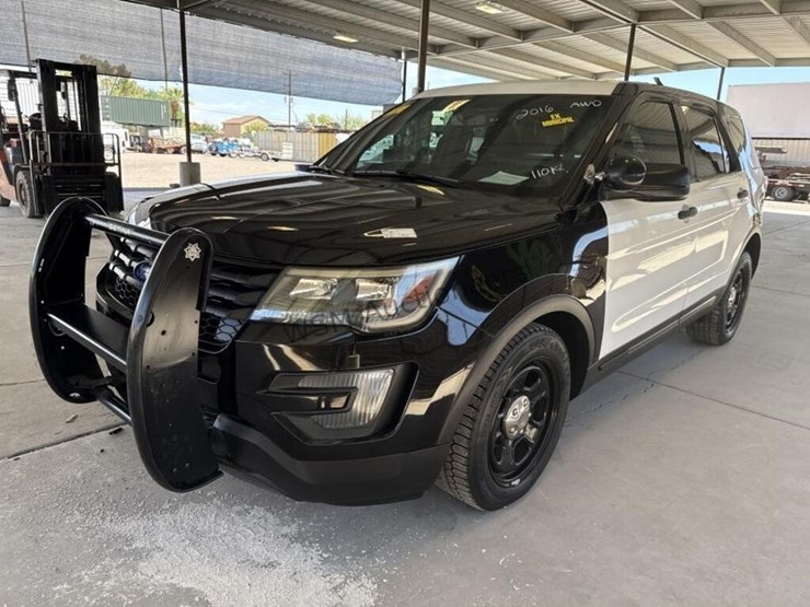 2016-ford-explorer-image-4
