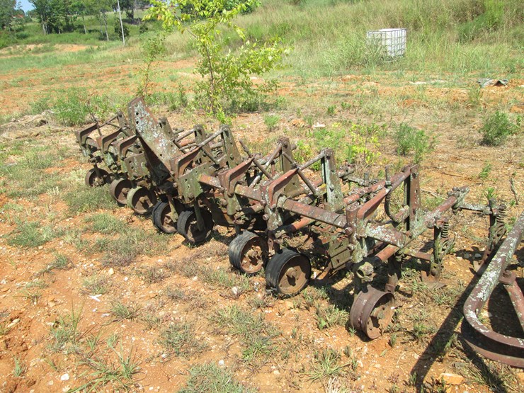 #36-•-#26833-•-ford-1027-12'-cultivator-1875-image-1