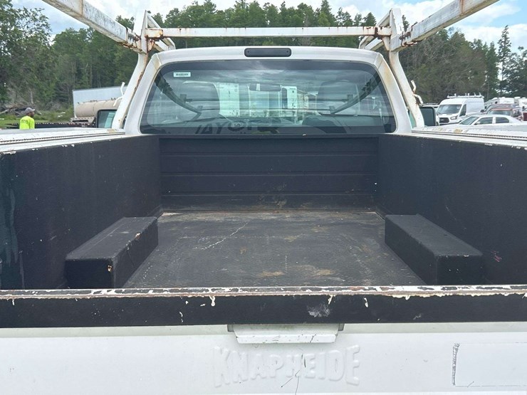 2015-ford-f550-image-29