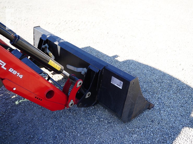 2014-massey-ferguson-1758-image-20
