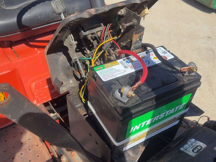 ariens-s14g-lawn-tractor-image-12