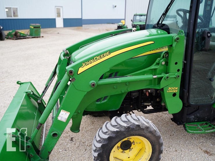 2007-john-deere-3320-image-11