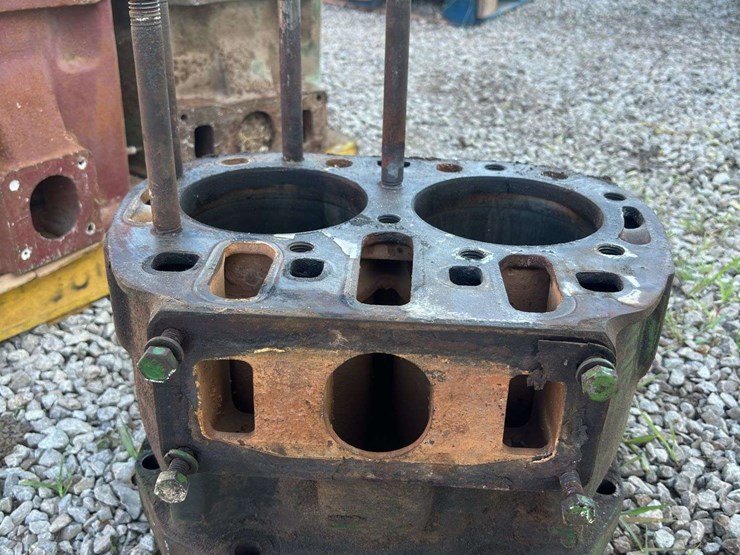 john-deere-model-70-block-image-14