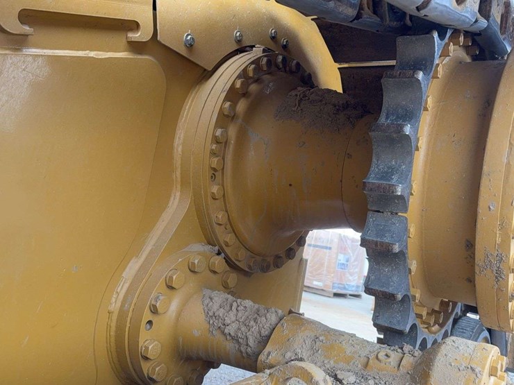 2013-cat-dgn-lgp-dozer-image-10