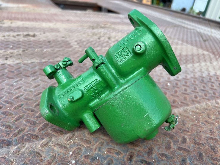 marvel-schebler-dltx-10-carburetor-image-1