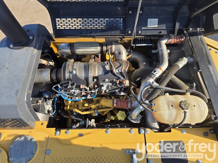 2022-deere-130g-image-63