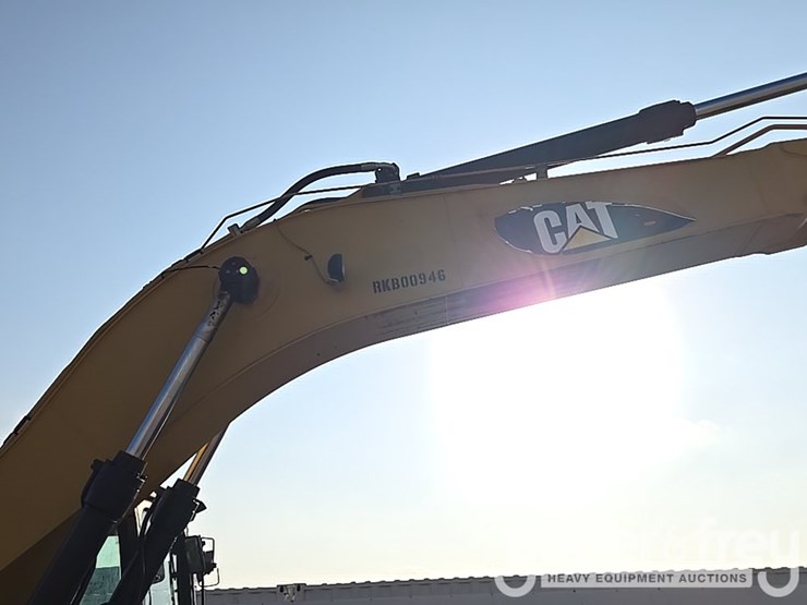 2015-caterpillar-336-f-image-36