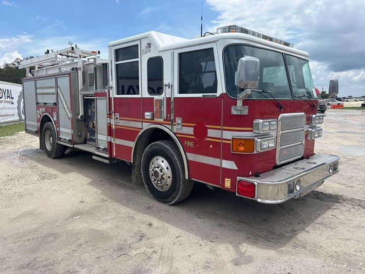 2003-pierce-tilt-cab-fire-truck-image-2