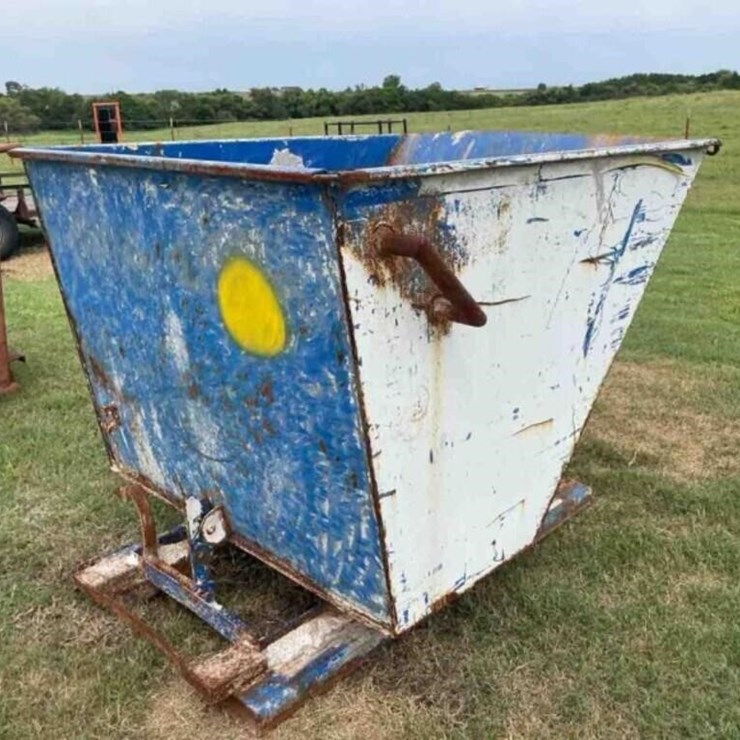 Metal trash bin, 56”x65”x 42” tall