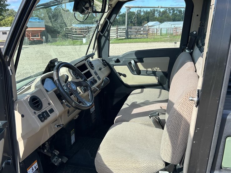 2018-john-deere-gator-xuv-835r-image-9