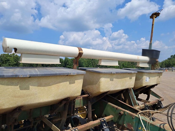 john-deere-7000-image-11