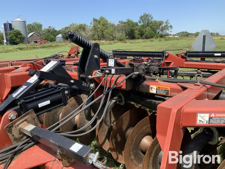 2011-case-ih-370-image-12