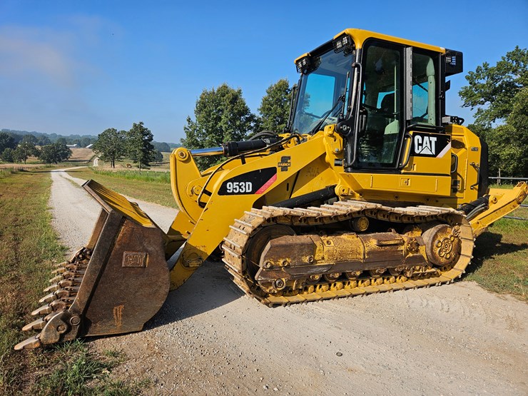 2014-caterpillar-953d-image-5