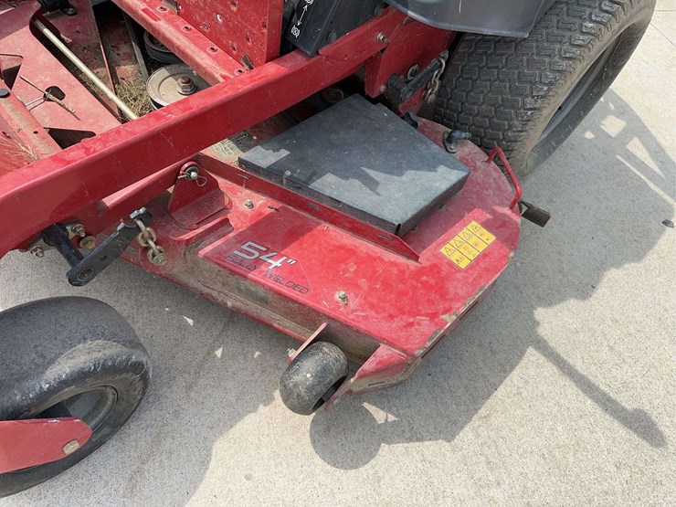 toro-titan-mx5400-zero-turn-mower-image-12