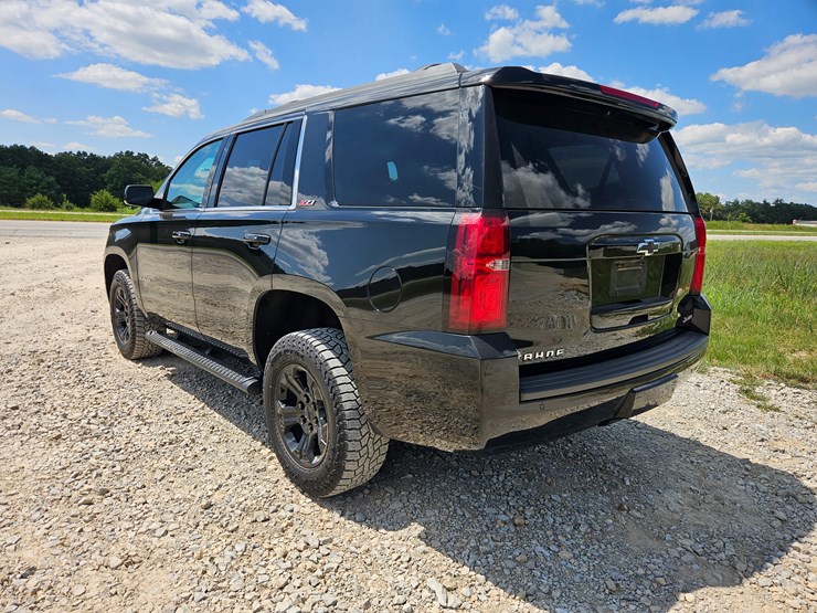 2018-chevrolet-tahoe-image-10