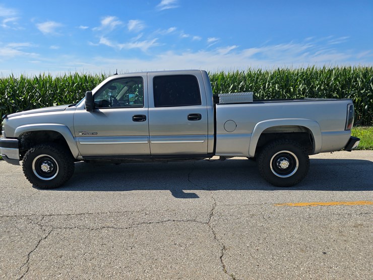 2003-chevrolet-2500-image-11