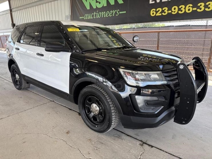 2016-ford-explorer-image-2