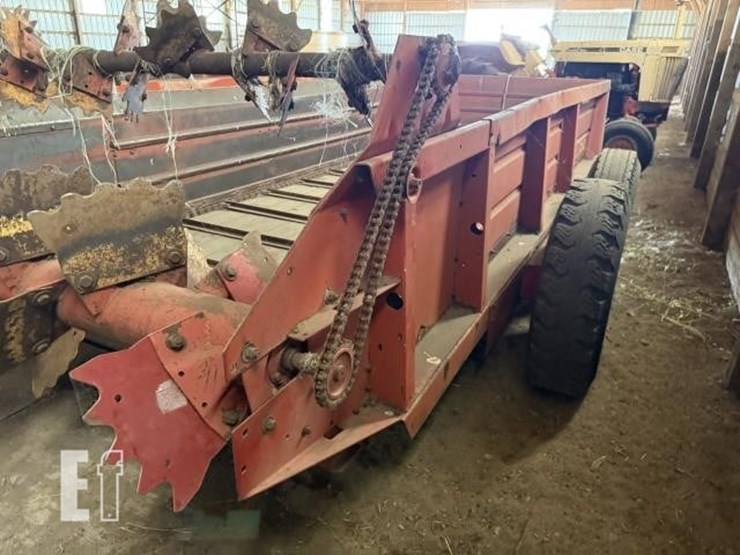 new-holland-790-image-8