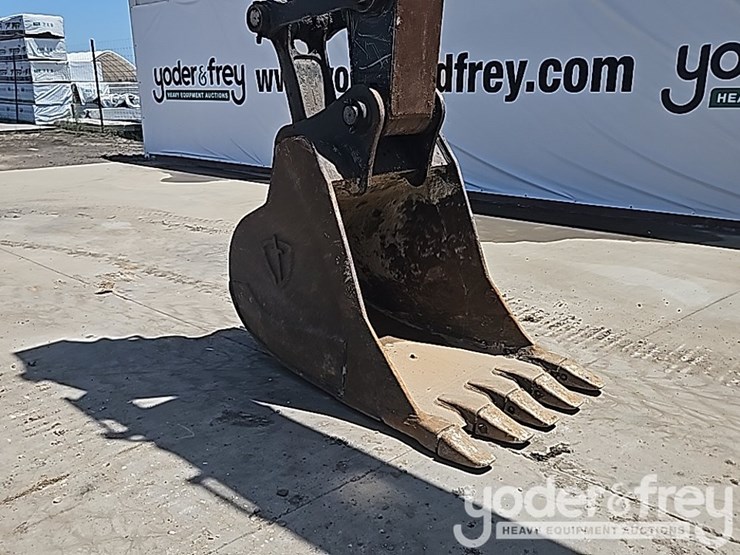 2019-deere-210g-image-20