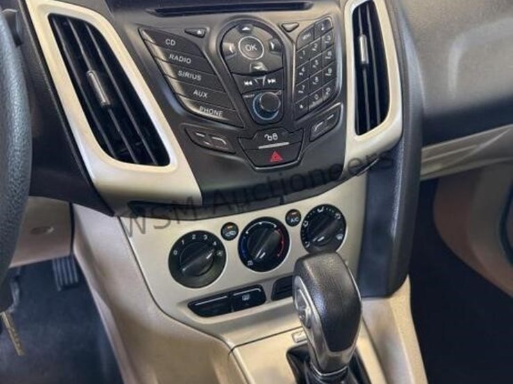 2012-ford-focus-se-sdn-image-17