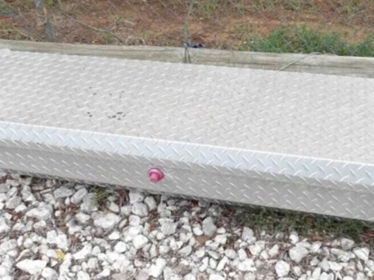 diamond-plate-truck-box---55"-image-3