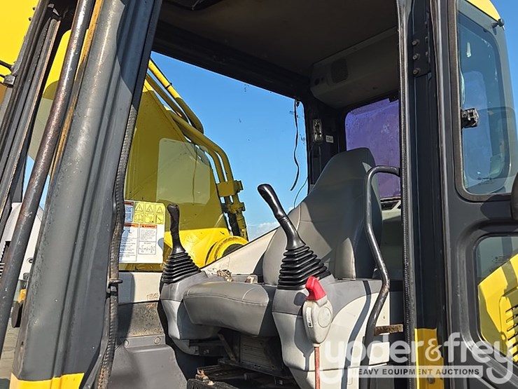 2005-komatsu-pc300-lc-7-image-67