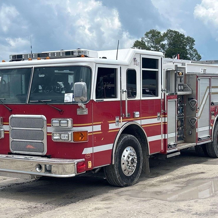 2003 Pierce Tilt Cab Fire Truck