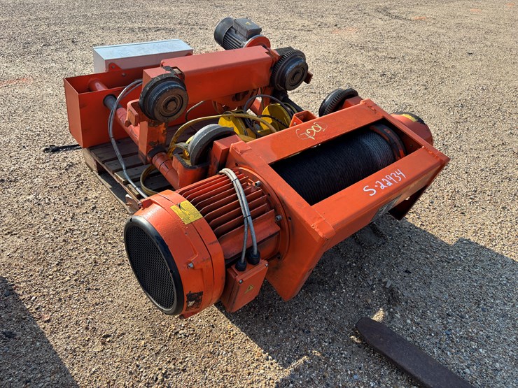 #22934-•-2016-podem-gabrova,-5-ton-chain-hoist,-electric-image-1