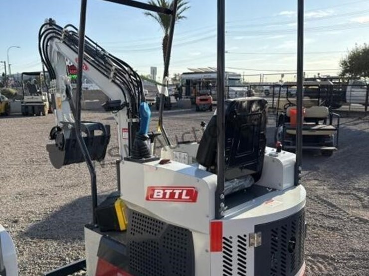 battler-et15h-6-mini-excavator-image-3