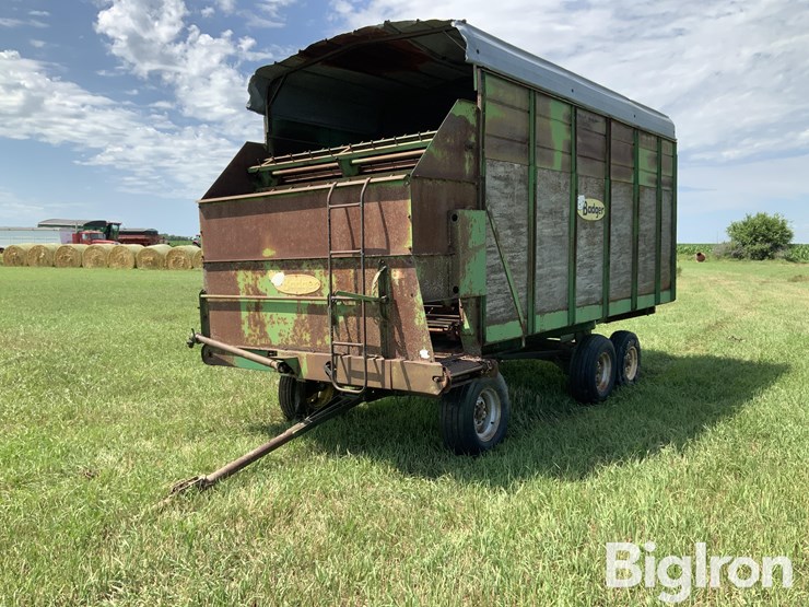 badger-t950-silage-wagon-image-1