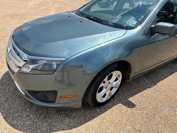 #23032-•-2012-ford-fusion-image-15