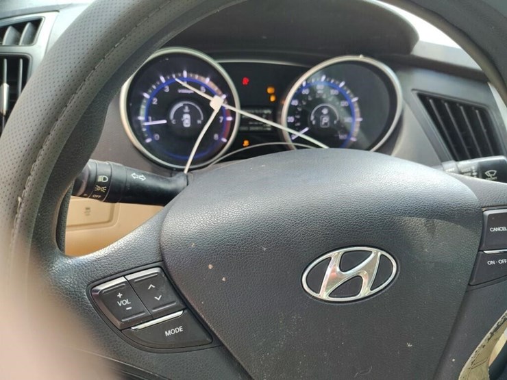 2011-hyundai-sonata-gls-runs/moves-image-6