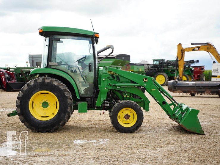 john-deere-4044r-image-4
