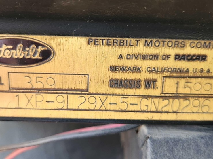 year:-1986-make:-peterbilt-model:-359-vehicle-type:-truck-mileage:-showing-335,508-drive-line:-6x4-image-51