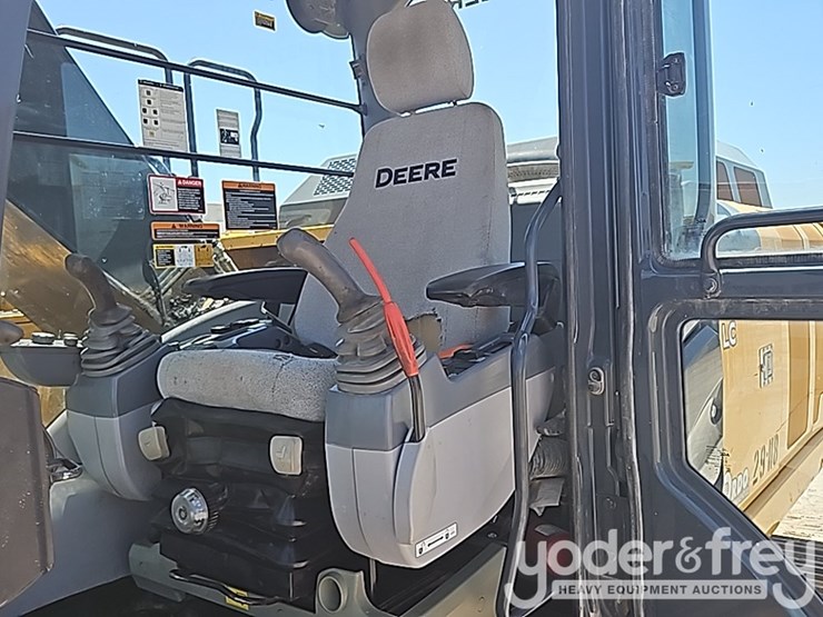 2019-deere-210g-image-53