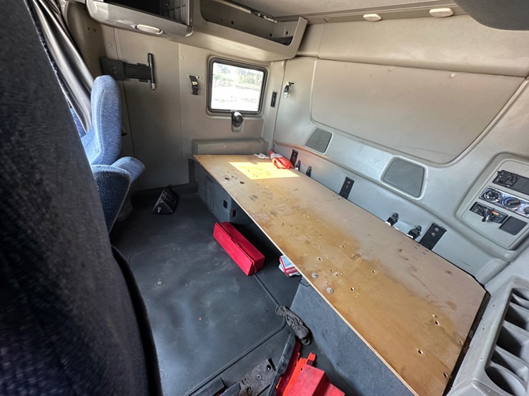international-prostar-image-16