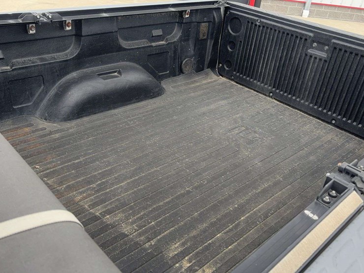 2011-chevrolet-silverado-image-11