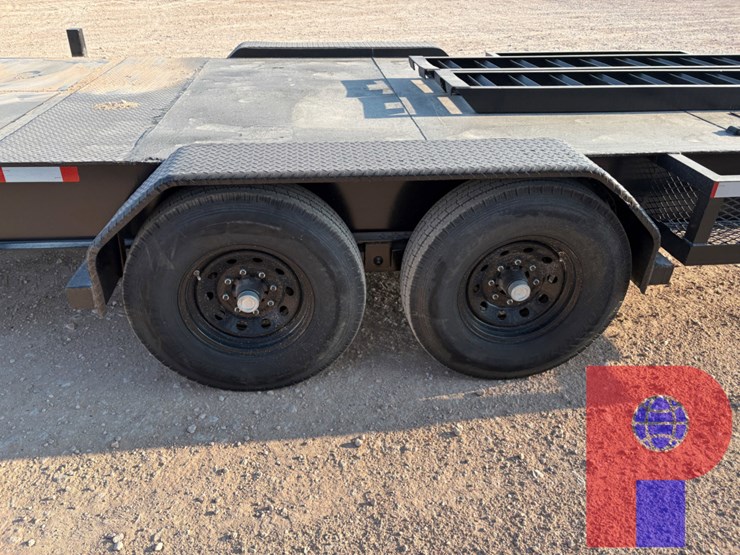 2013-summit-24’-x-6.5’-t/a-gooseneck-trailer-image-4