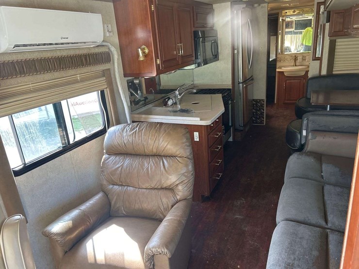 2002-fleetwood-expedition-36ft-motorhome-image-10